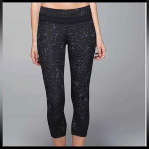 Lululemon Run: Inspire Crop II